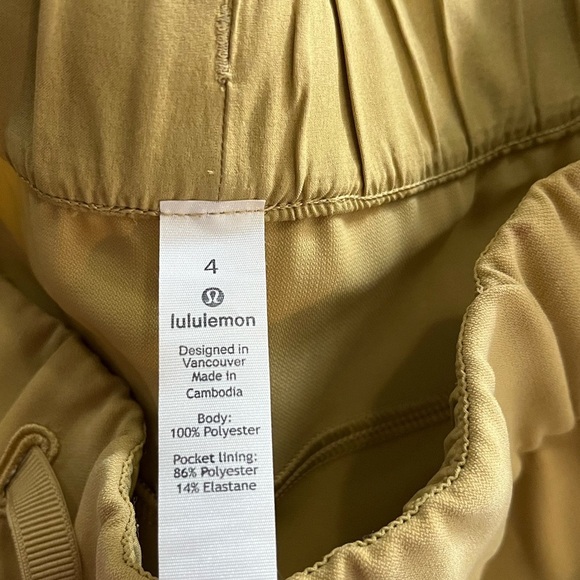 Lululemon On the Fly 7/8 Pant *Woven Vintage Gold - Picture 8 of 10